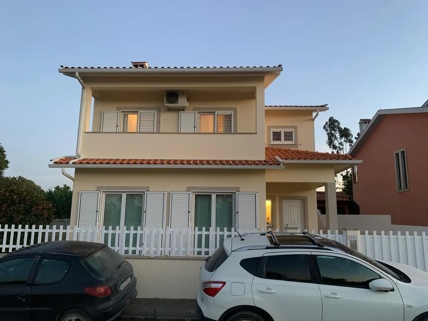 Fachada e acabamentos exteriores de moradia LusoRev
